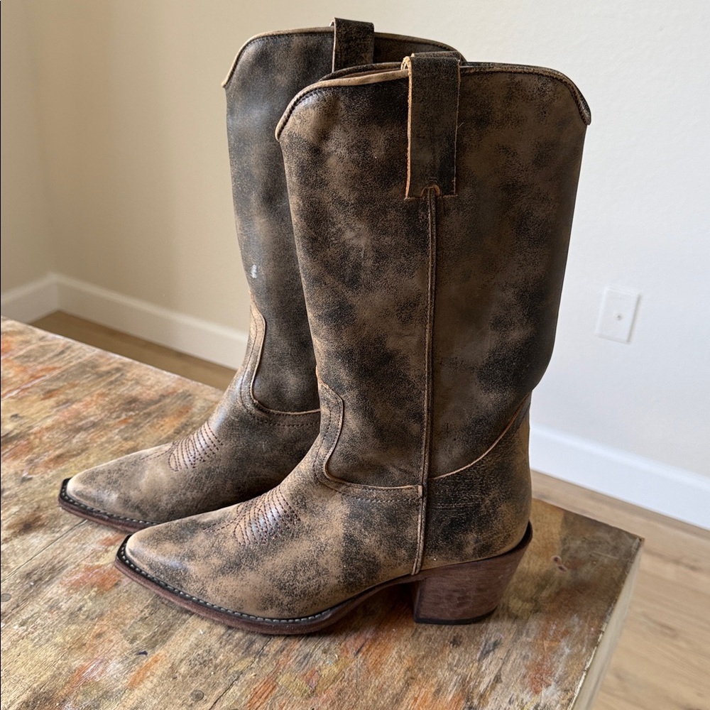 Albany Steve Madden distressed style cowboy boot Tan Leather Interior